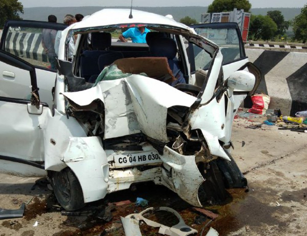 car accident Satna : death of four peoples of the same family