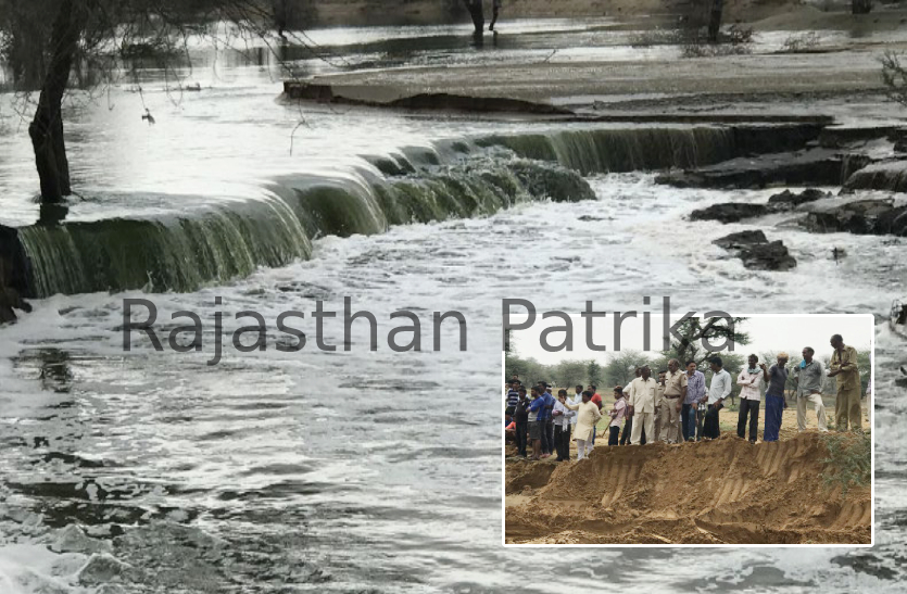 Broken Ganani Dirty Water Flow in Gajsar Village : शहर से करीब पांच किमी दूर गाजसर गांव में स्थित गंदे पानी की गैनाणी एक बार फिर टूट गई। गैनाणी का पानी कई मार्गों पर भर गया।