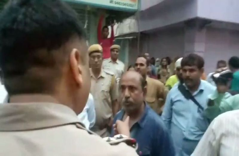 Alwar Police Misbehave With Businessmen In Alwar