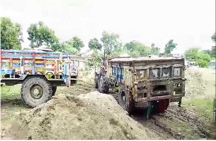 Proceedings against illegal gravel miners in Bhilwara