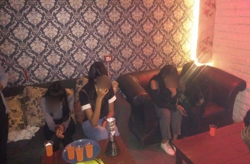 Police raid on Bar: Police caught drunk girls