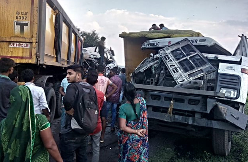 Breaking : कोथारी पुल के पास दो ट्रेलर में भिड़ंत, चालक घायल, कोरबा-चांपा मार्ग एक घंटे रहा जाम