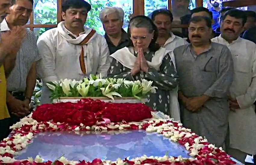 ( UPA Chairperson Sonia Gandhi )