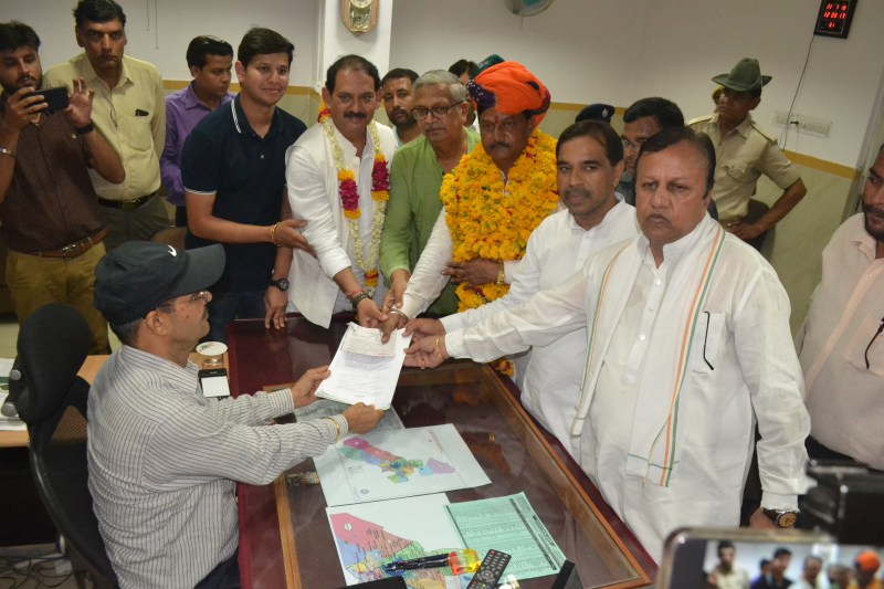 Congress candidate filed nomination for municipal re-election