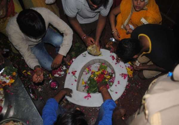 Sawan 2019: huge crowd in shiv Temples on first monday of sawan