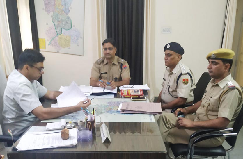the-meeting-of-the-superintendent-of-police-on-kawad-yatra-in-malpura