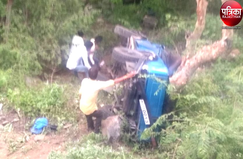 Road accident : परशुराम महादेव दर्शनार्थ जा रहे श्रद्धालुओं से भरी जीप गहरी खाई में गिरी, पेड़ पर अटकी सांसें