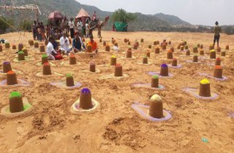 Sawan special : 108 Shivling made from sand mud in Pushkar