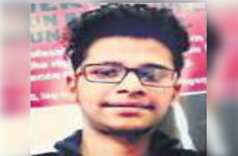 Man Committed Suicide in Sikar : जयपुर रोड पर फाइनेंस कंपनी में काम करने वाले युवक ने रविवार को कमरे में फंदा लगाकर जान दे दी।