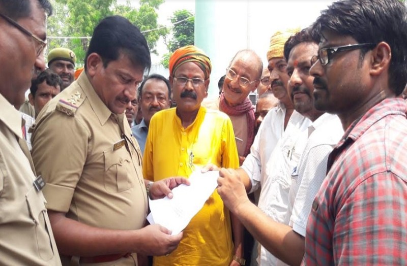 Abusive remarks on gods in Lakhimpur Kheri news in hindi