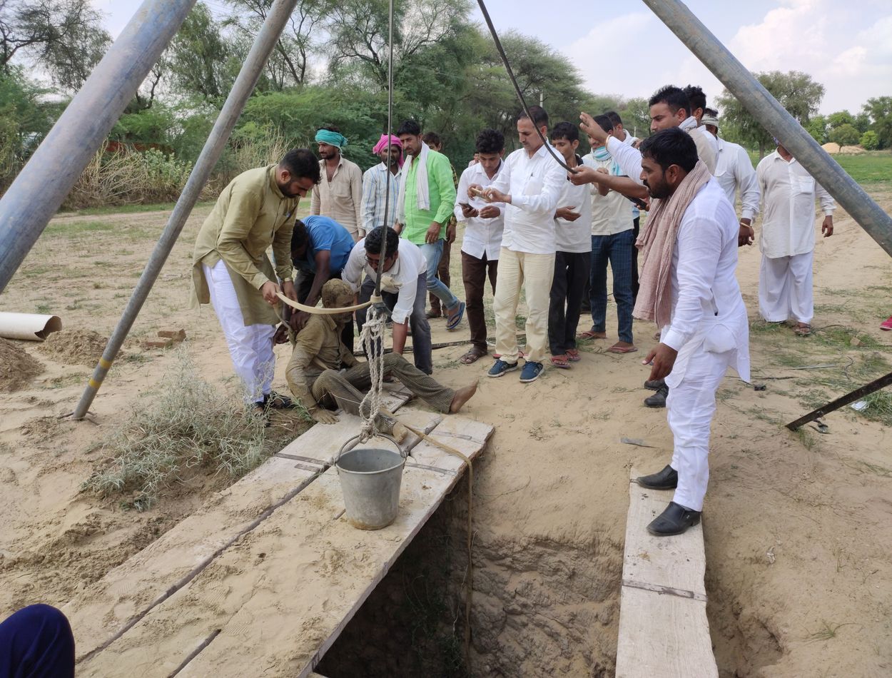 soil collapse worker injured in bikaner