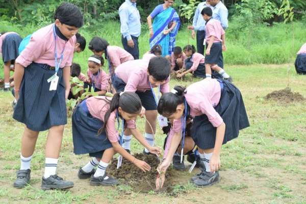 Patrika Harit Pradesh campaign; प्रिज्म सीमेंट में बच्चों ने लगाए 500 पौधे, देखिए इन तस्वीरों में