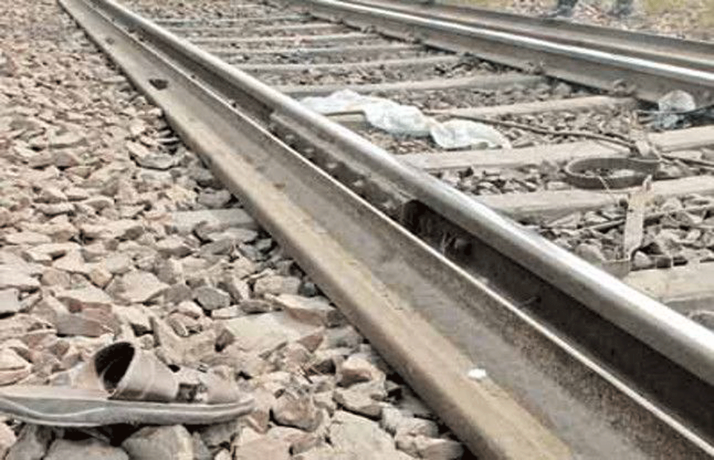Youth commits suicide on rail track in Gaddopur Ayodhya