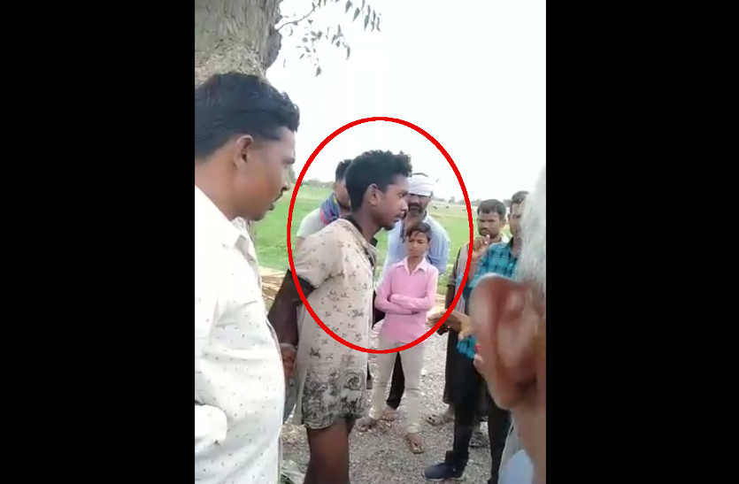 Villagers Suapects A Man To Be Member Of Kachcha Baniyan Gang