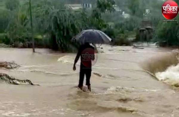 PICS : Young man drowning in Sendra river of Pali district