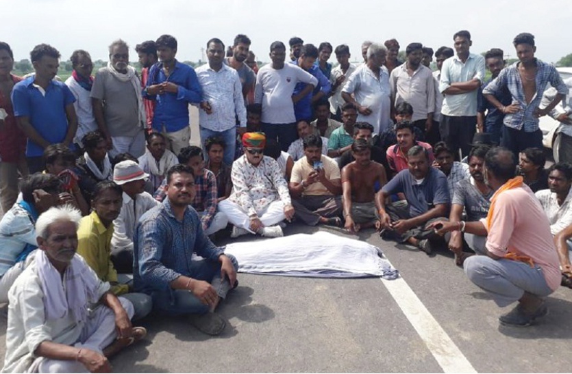 चंद्रलोई नदी में मिला बालक का शत-विक्षत शव, ग्रामीणों ने नॉर्दन बायपास किया जाम, राजावत की चेतावनी से प्रशासन में मचा हड़कम्प