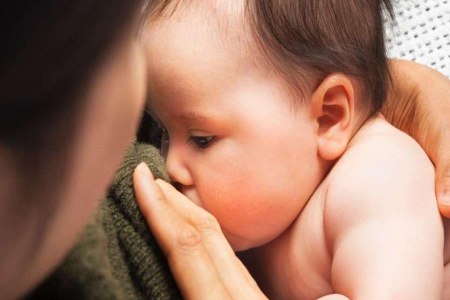 breastfeeding-women-do-not-have-womb-and-breast-cancer-risk