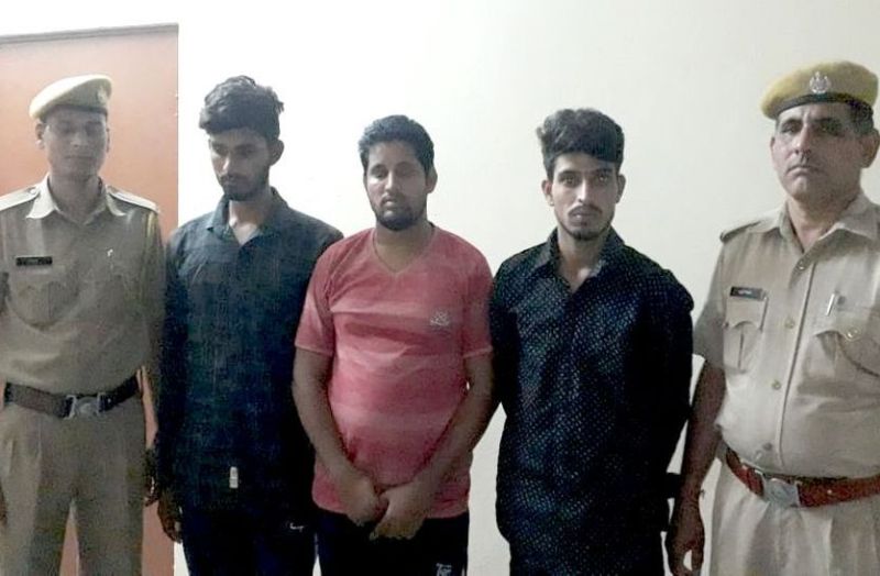 Try to ATM Looted Accused Arrested : सदर थाना इलाके के बाडलवास गांव में पिछले हफ्ते एटीएम तोडऩे के प्रयास के तीन आरोपी धरे गए। पुलिस उनको डीडवाना से गिरफ्तार करके लाई है।