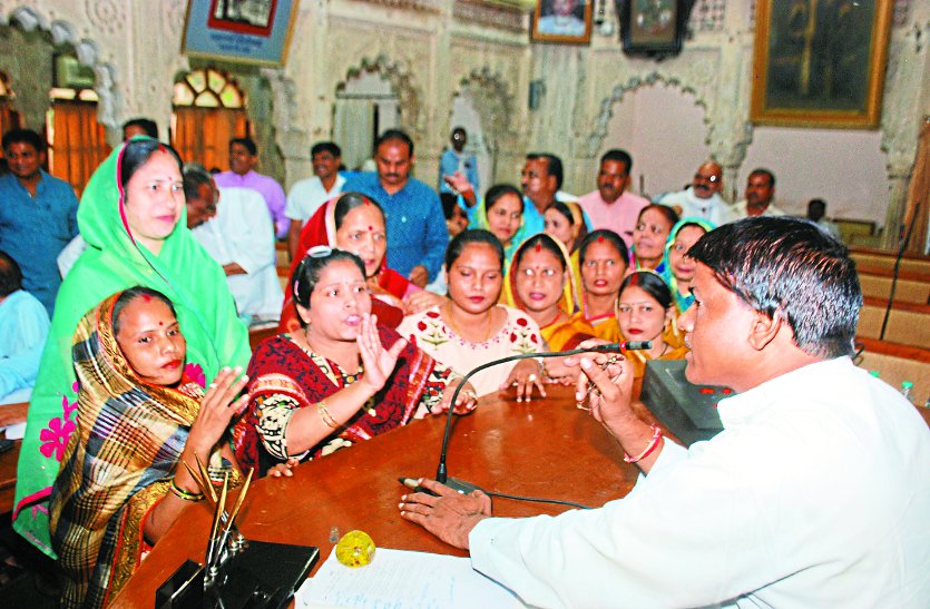 nagar nigam parishad meeting in jal vihar gwalior