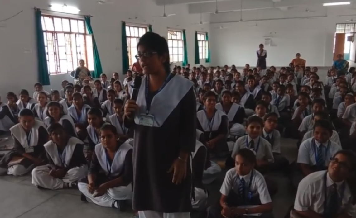 Anand Bhawan School student question to ASP