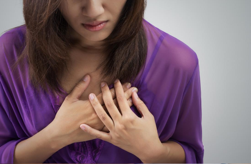 immediate-treatment-on-heart-attack-bleeding-road-accident