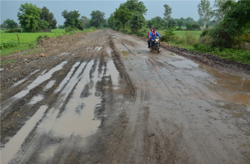 Trouble for villagers incomplete road