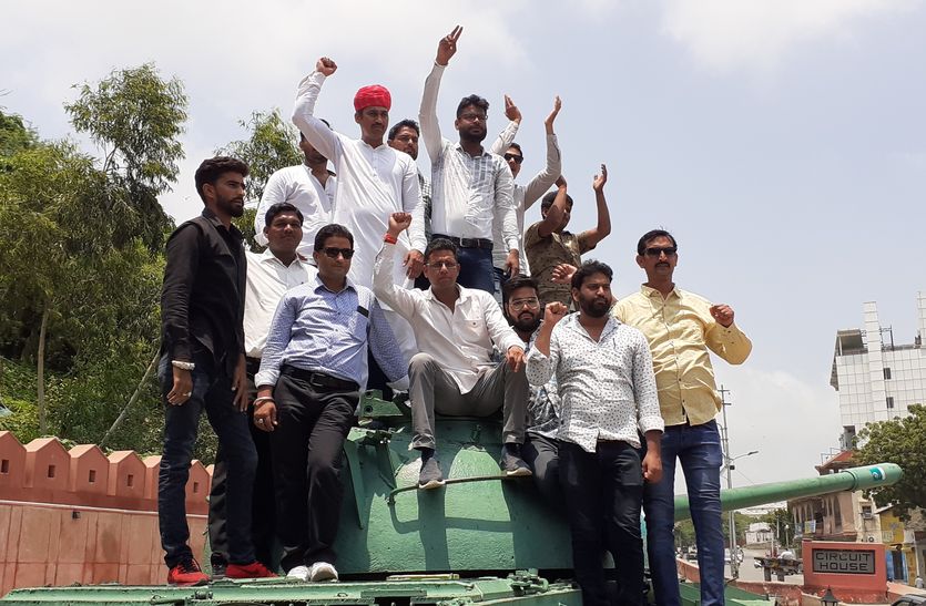 Ajmer youth celebrates on removing of article 370 in kashmir
