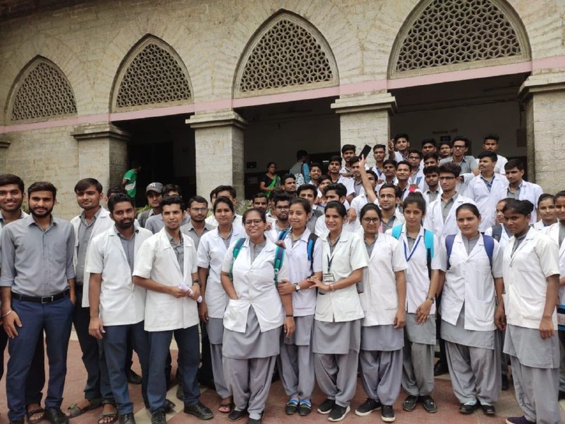 - सरकारी मेडिकल कॉलेज से सम्बद्ध हॉस्पिटल में निजी संस्थानों के विद्यार्थियों की क्लिनिकल ड्यूटी बंद करवाने की मांग