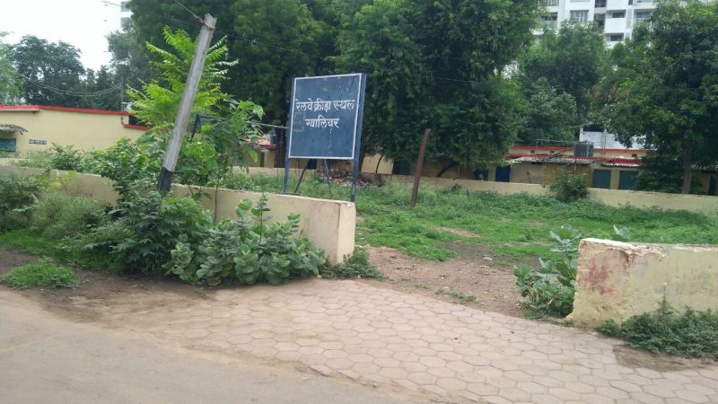 लाखों कर दिए खर्च, फिर भी खेलने लायक नहीं बना सके पार्क