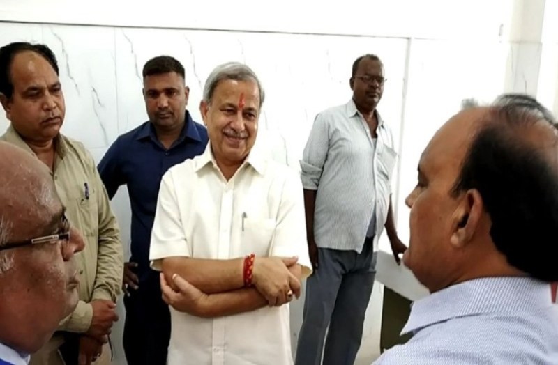 State Health Minister Dr. Subhash Garg will keep an eye on hospitals