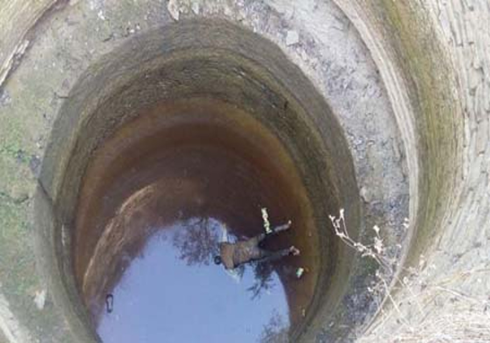 बकरी को निकालने गया युवक खुद गिरा कुंए में, मौत