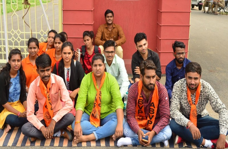 violence in kota university, student on hunger strika