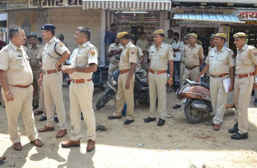 Tension in Sikar After Dispute in Two Groups : शहर में गुरुवार की सुबह बाइक की टक्कर के बाद उपजे विवाद मामले में पुलिस की समझाइश के बाद मामला शांत हो गया है।