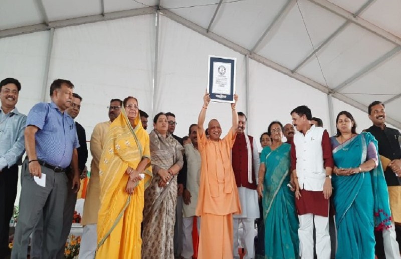 CM Yogi celebrated Rakshabandhan with these girls, give gift to them