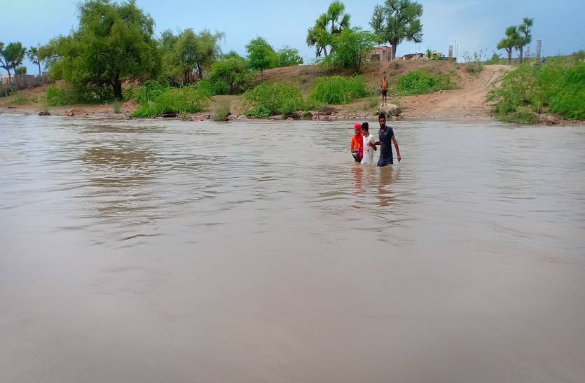 Gotawar river in spate