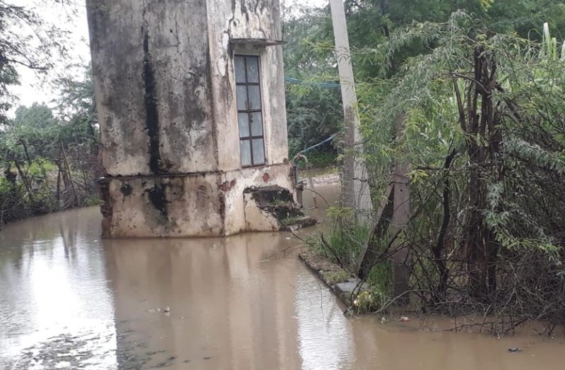 rainwater-filled-in-the-way-of-tubewell