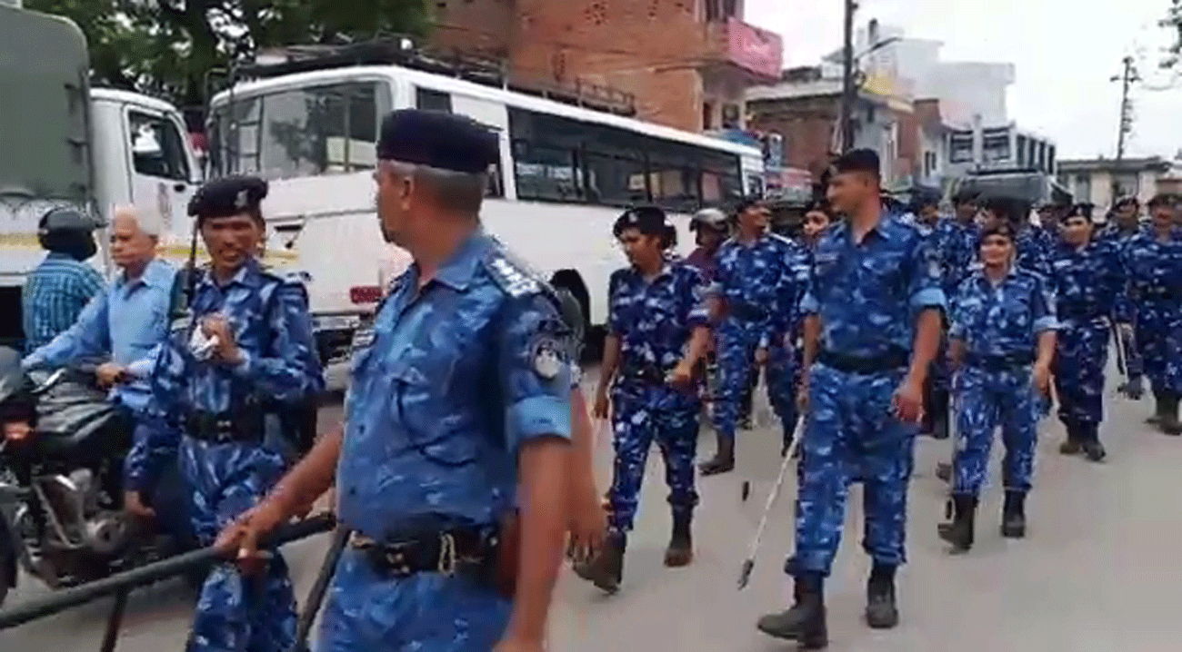 Police Root March In Ayodhya After Bakrid And Sawan Ka Akhiri Somwar