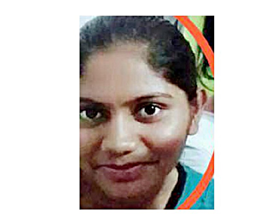 Female constable committed suicide by hanging