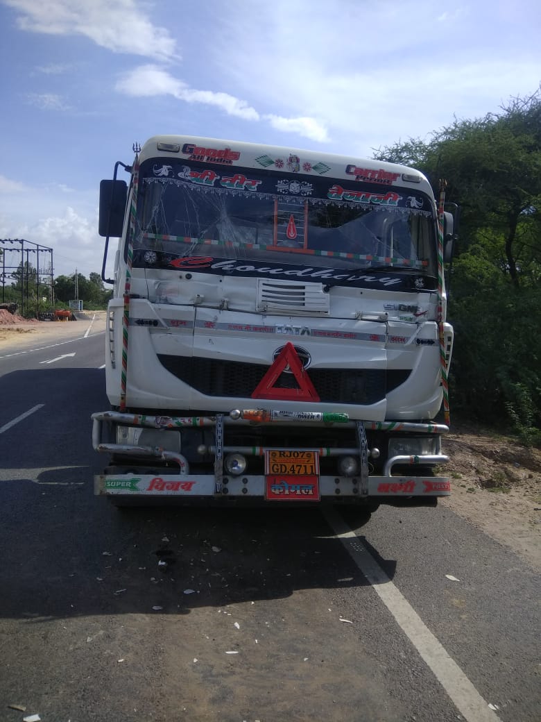 bus- truck accident in bikaner