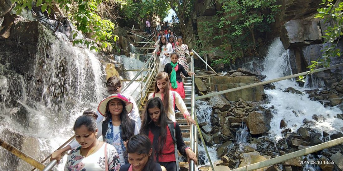 beautiful waterfalls of Alha Ghat and Piawan are attracting tourists