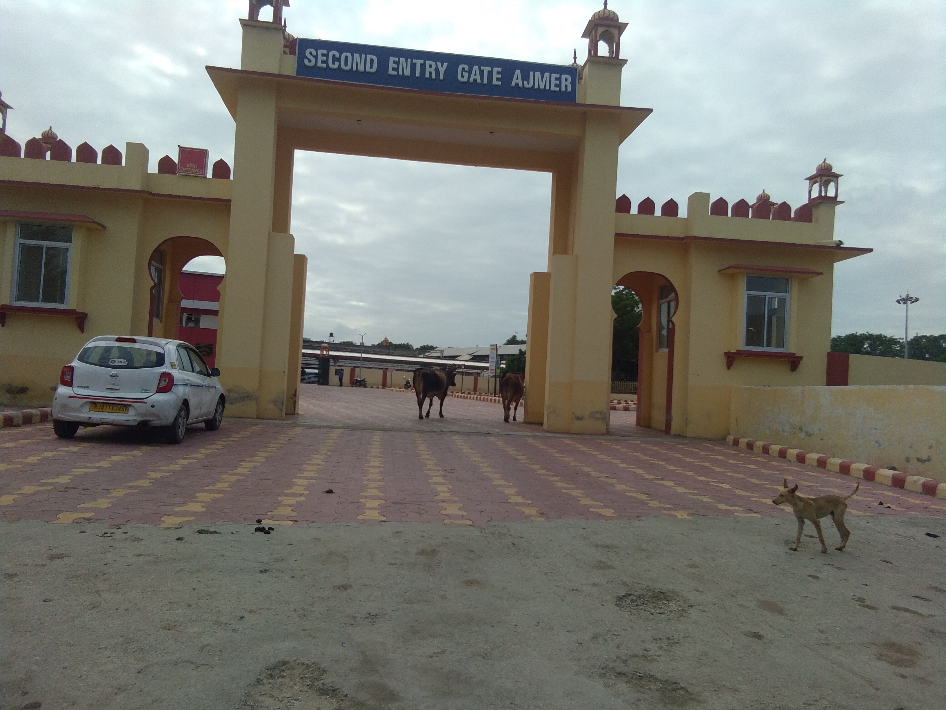 Ajmer Railway station- Second entry gate of railway is proving unusabl
