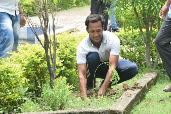 पत्रिका हरित प्रदेश; हरियाली के लिए सर्व समाज ने रोपे पौधे, देखें इन तस्वीरों में