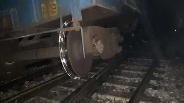 Train Derail in saharanpur