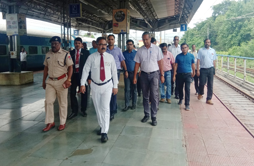 DRM inspected Katni Junction and Mudwara station
