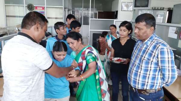 Raksha bandhan 2019: shubhada school student in patrika office