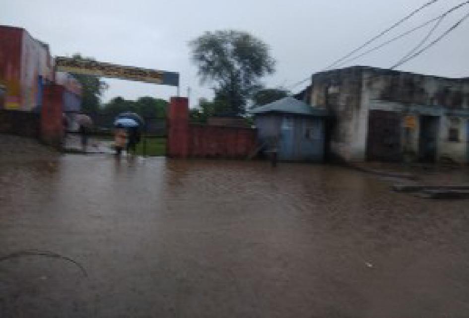 Bundi news, Bundi rajasthan news,rain,Girls,Trouble,Municipality,sch