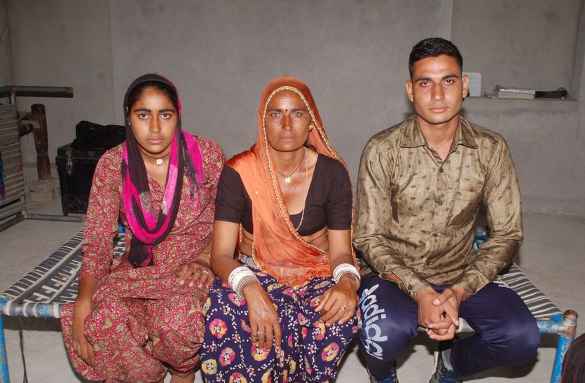 kishangarh sisters tie rakhi to brother, who sacrifices for country