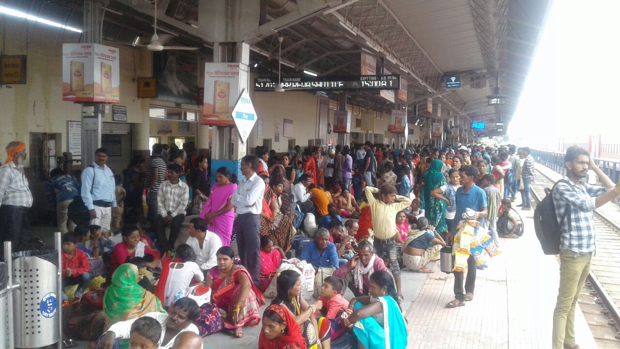 Crowd of passengers on Rakshabandhan, 150 waiting in Revanchal