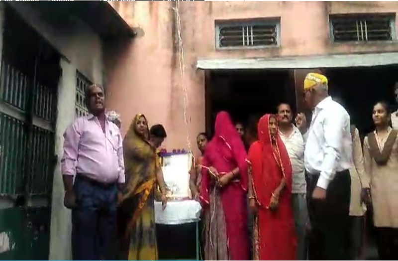 independence day : In Rajasthan the flag hoisting by Veerangana