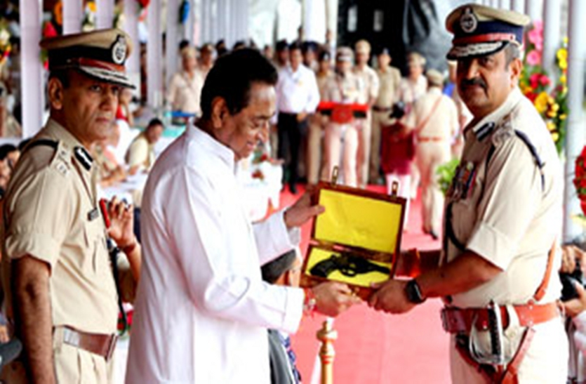 CM kamal nath awarded President Medal for 63 officer of Madhya Pradesh 
